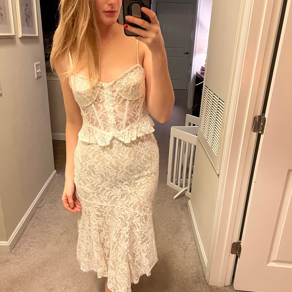 Elegant White Lace Dress